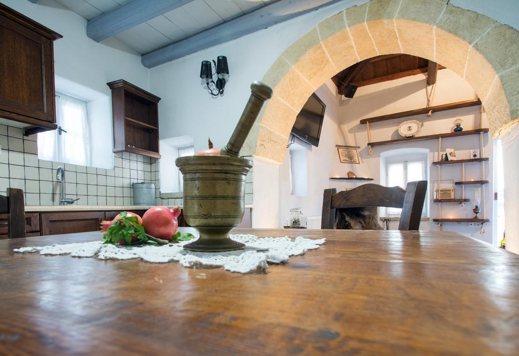 Abramis Rooms Mitáta エクステリア 写真