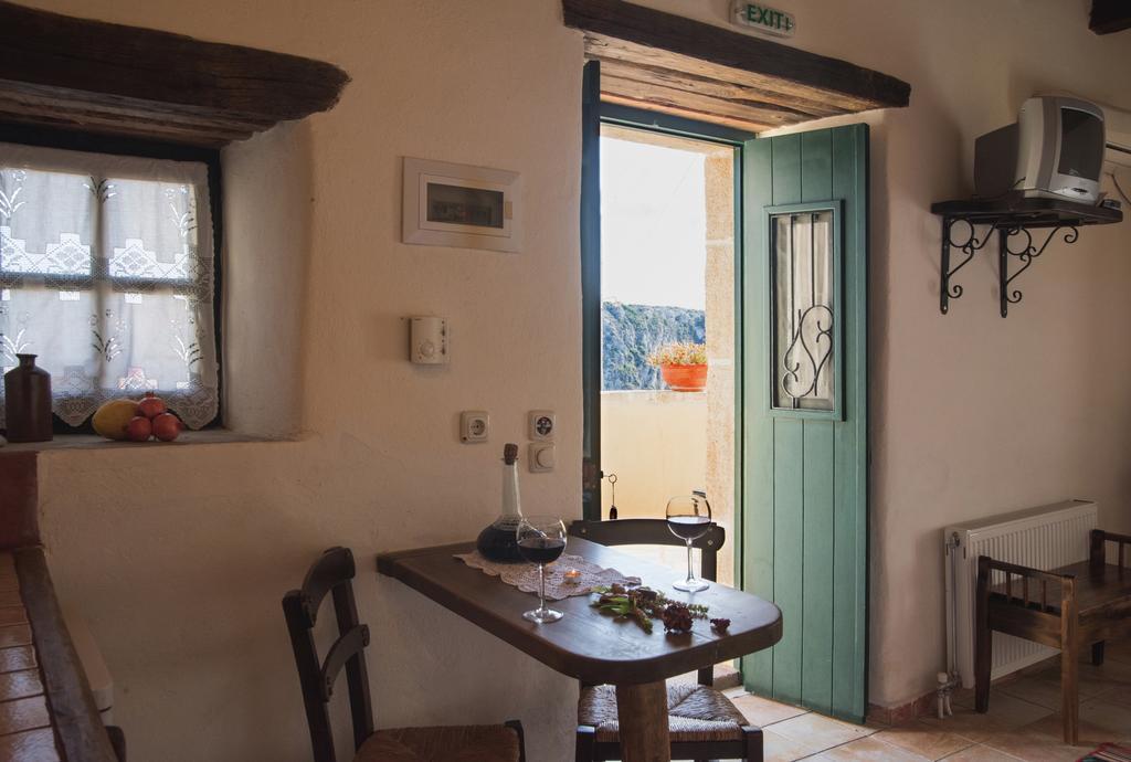 Abramis Rooms Mitáta エクステリア 写真